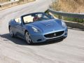 Mavi Ferrari California,